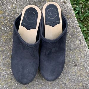 No. 6 charcoal gray Suede clogs mid heel size 41 stapled wood made in USA